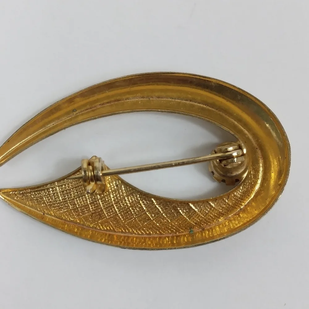 Vintage Prong Set Rhinestone Pin Gold Plated Metal Mid Century Modern